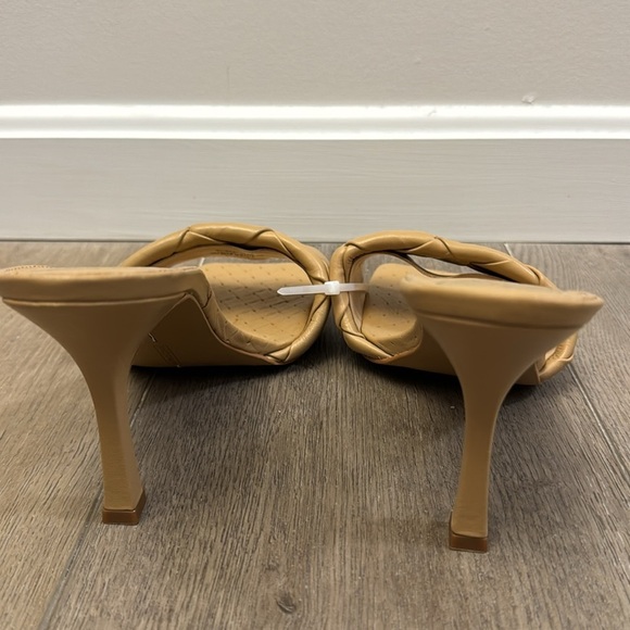 NEW! Vince Camuto Light Brown Brelanie Sandal - Size 9.5 - Picture 9 of 13